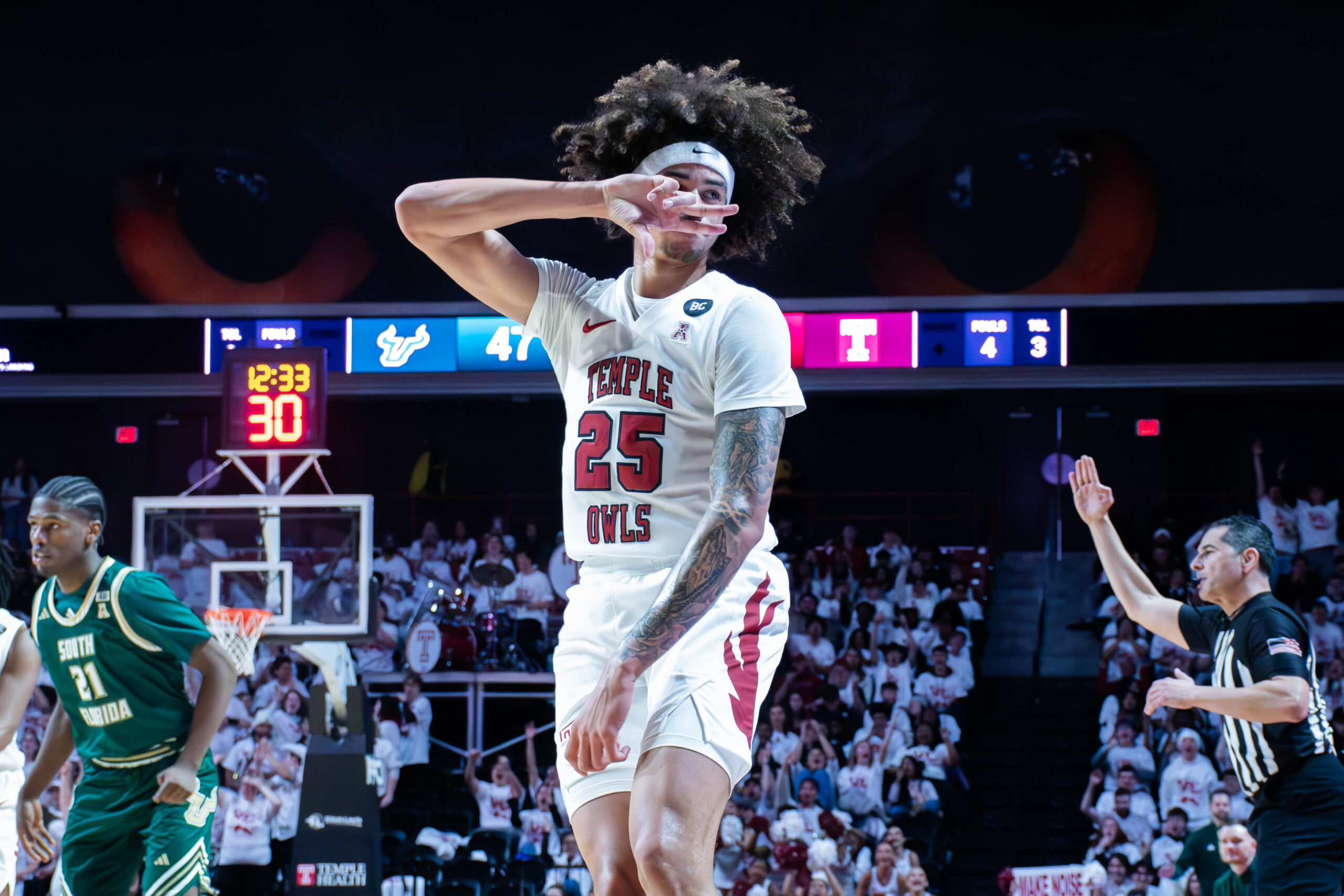 Jordan Riley Temple Owls take down Bulls in final seconds | The Temple News