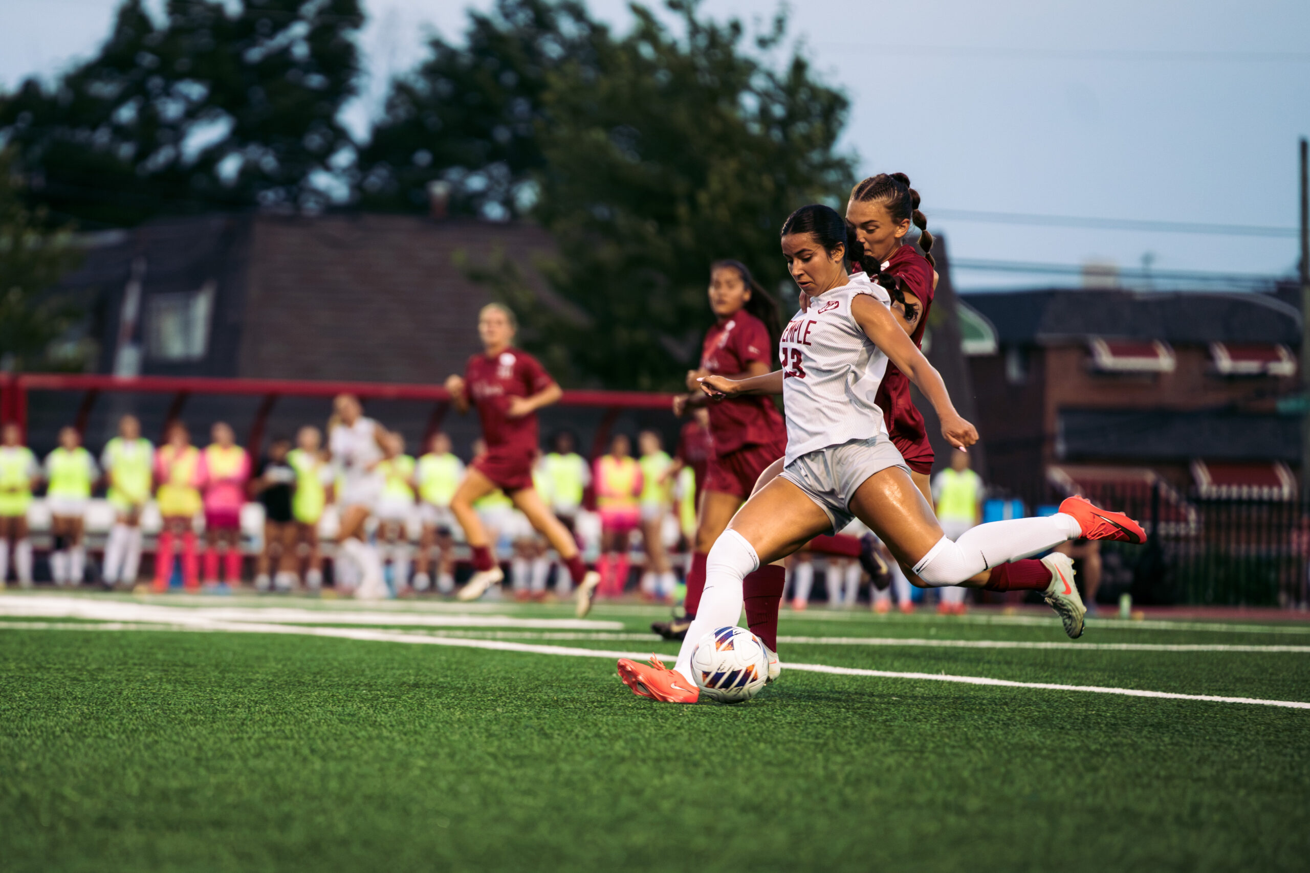 Owls succumb to Hawks, end four-game win streak